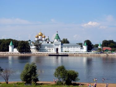 25 Kostroma Ipatioskloster R0019747 375x281 - Moskau 2014