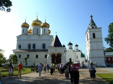 26 Kostroma Ipatioskloster Dreifaltigkeitskirche R0019710 375x281 - Moskau 2014
