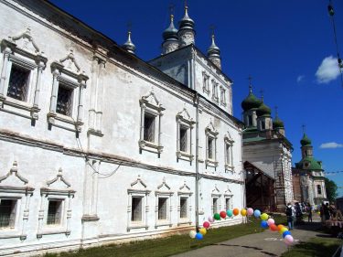 35 Pereslawl Salesski Bergkloster Maria Himmelfahrtskirche R0020058 375x281 - Moskau 2014